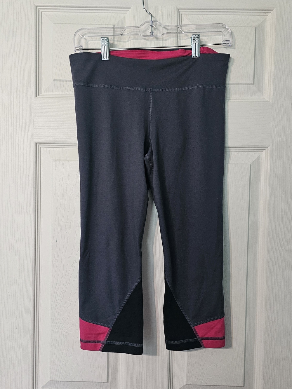 Under Armour AllSeasonGear Capri Leggings Color Block Black & Pink Medium